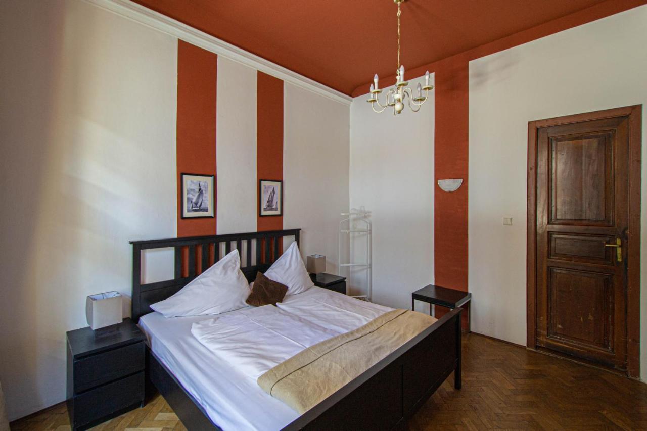 For Celebrations Spacious 3Bdr Apartment With Balcony プラハ エクステリア 写真