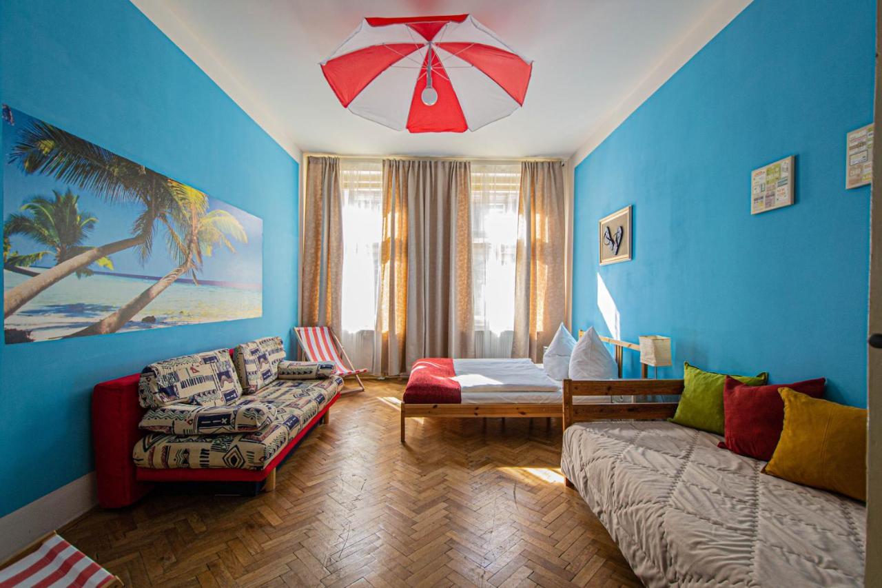 For Celebrations Spacious 3Bdr Apartment With Balcony プラハ エクステリア 写真
