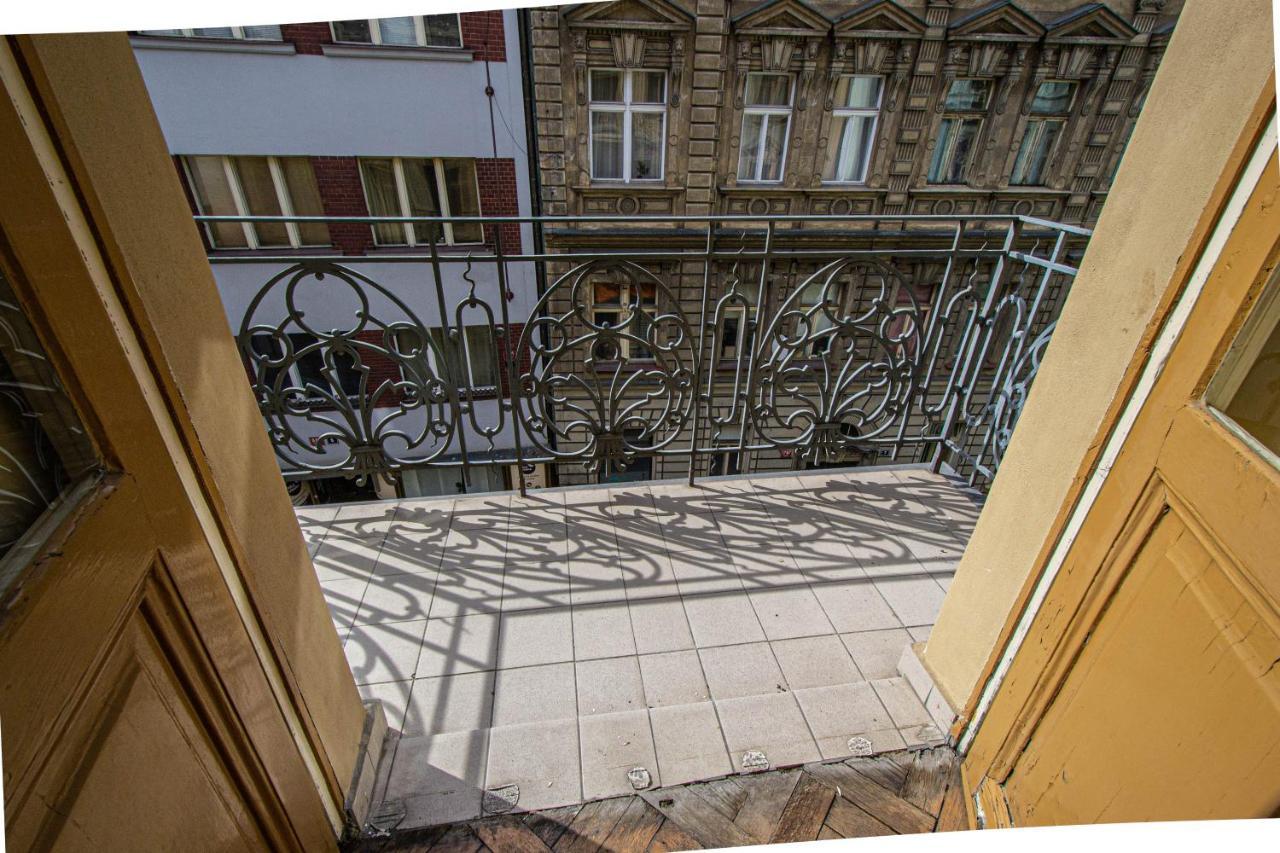 For Celebrations Spacious 3Bdr Apartment With Balcony プラハ エクステリア 写真