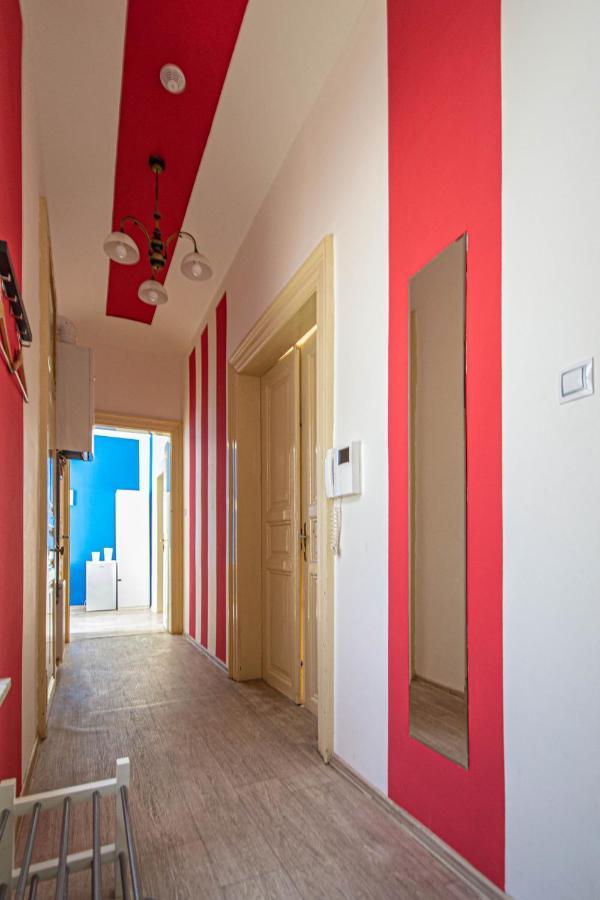 For Celebrations Spacious 3Bdr Apartment With Balcony プラハ エクステリア 写真