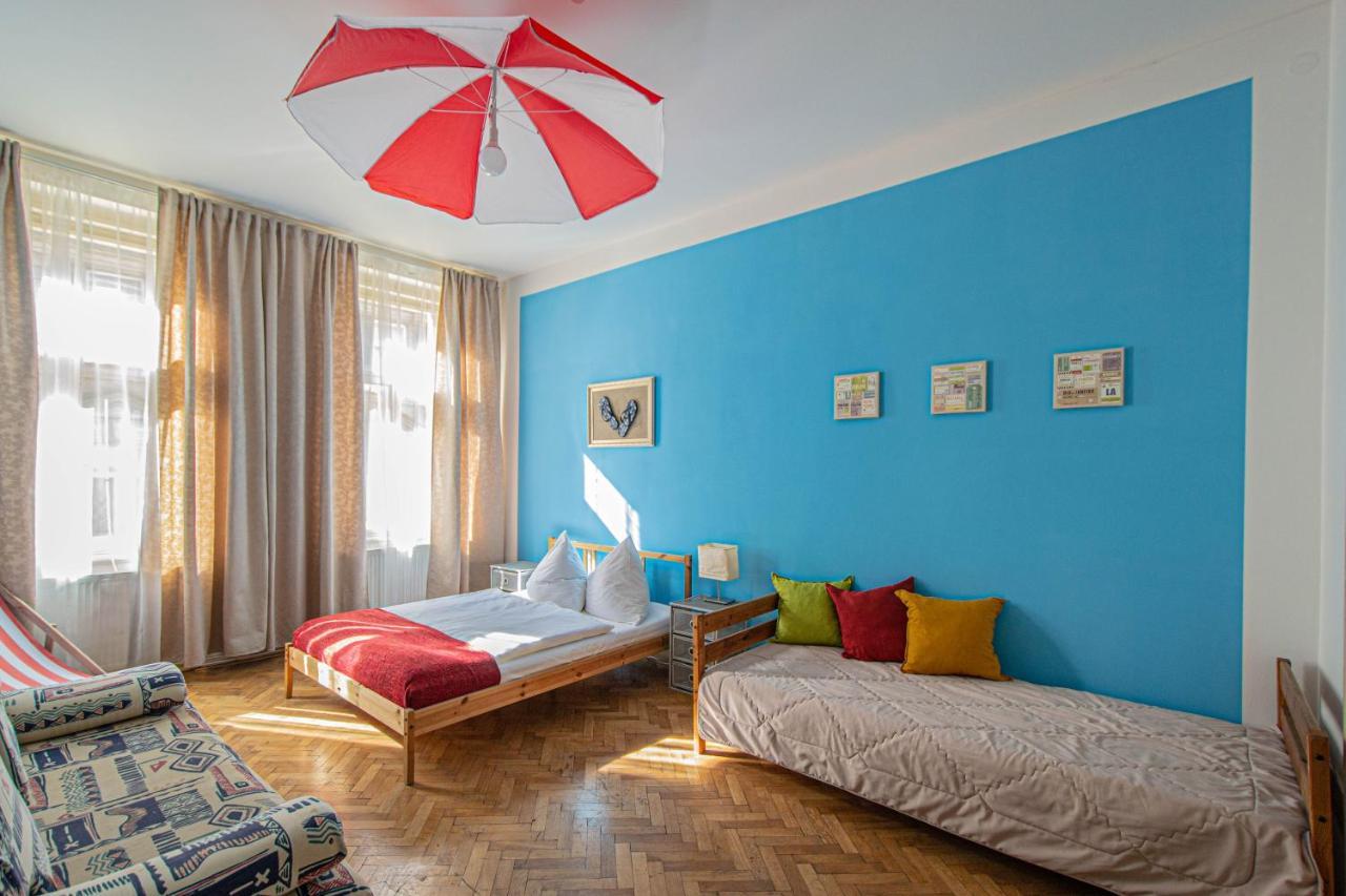 For Celebrations Spacious 3Bdr Apartment With Balcony プラハ エクステリア 写真