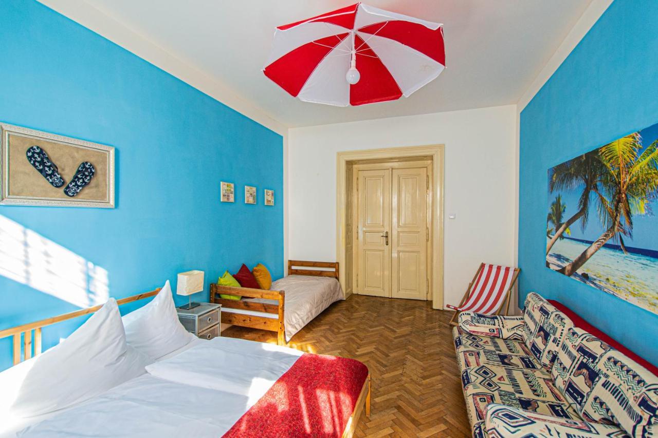 For Celebrations Spacious 3Bdr Apartment With Balcony プラハ エクステリア 写真