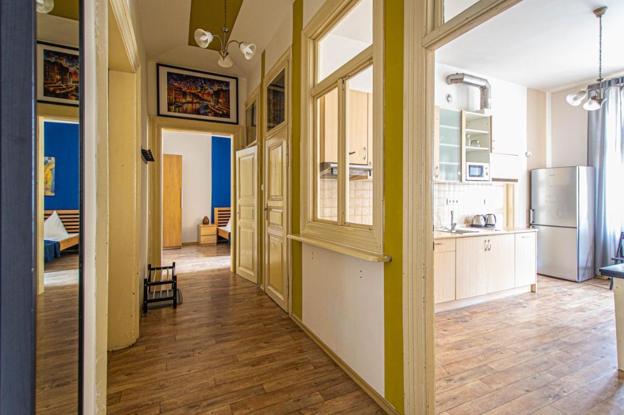 For Celebrations Spacious 3Bdr Apartment With Balcony プラハ エクステリア 写真