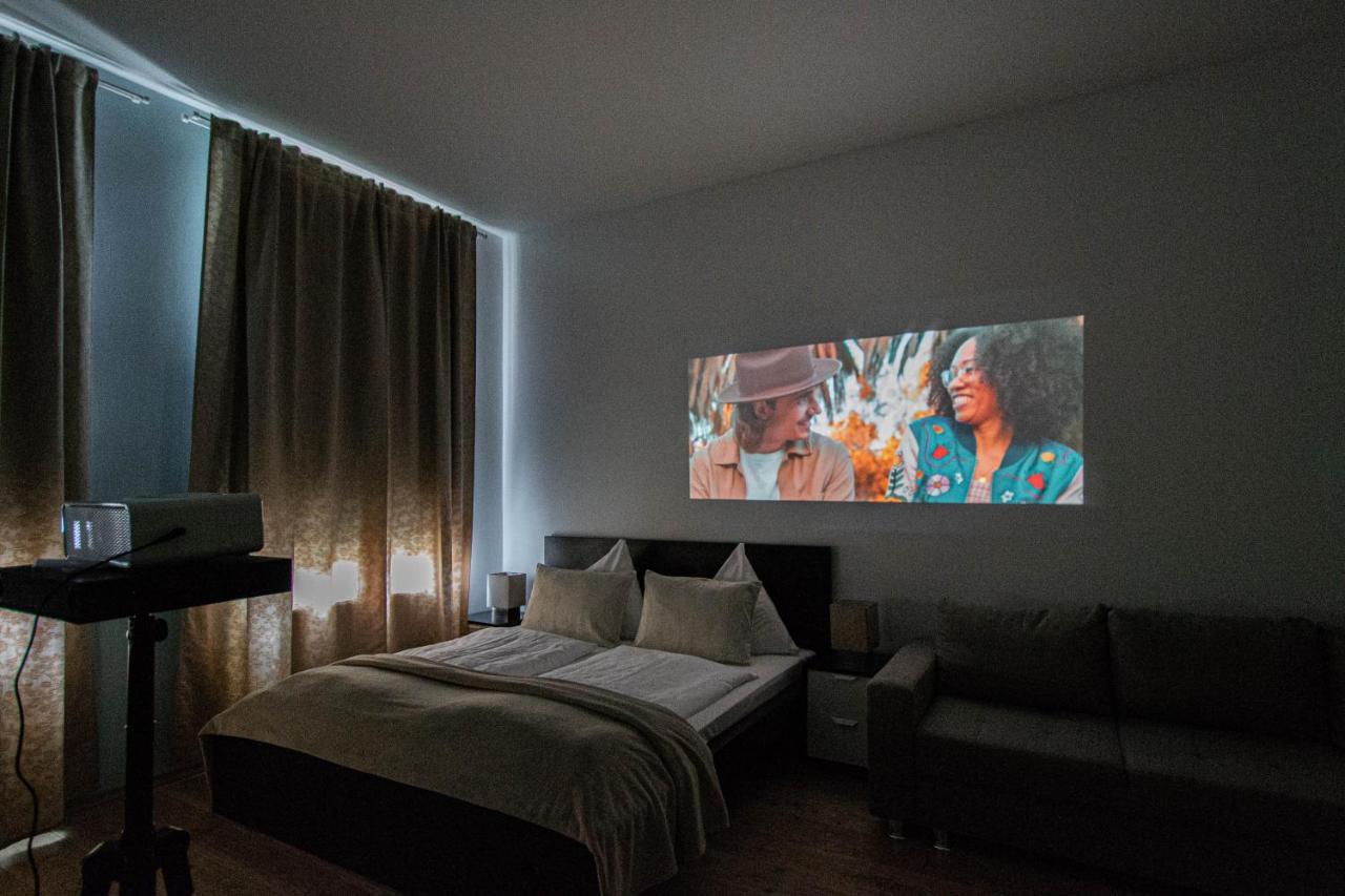 For Celebrations Spacious 3Bdr Apartment With Balcony プラハ エクステリア 写真