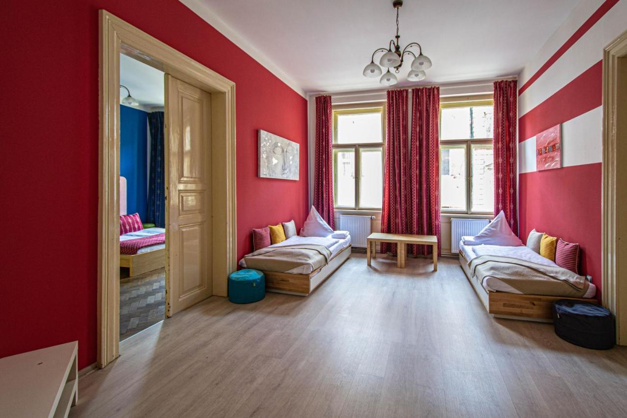 For Celebrations Spacious 3Bdr Apartment With Balcony プラハ エクステリア 写真