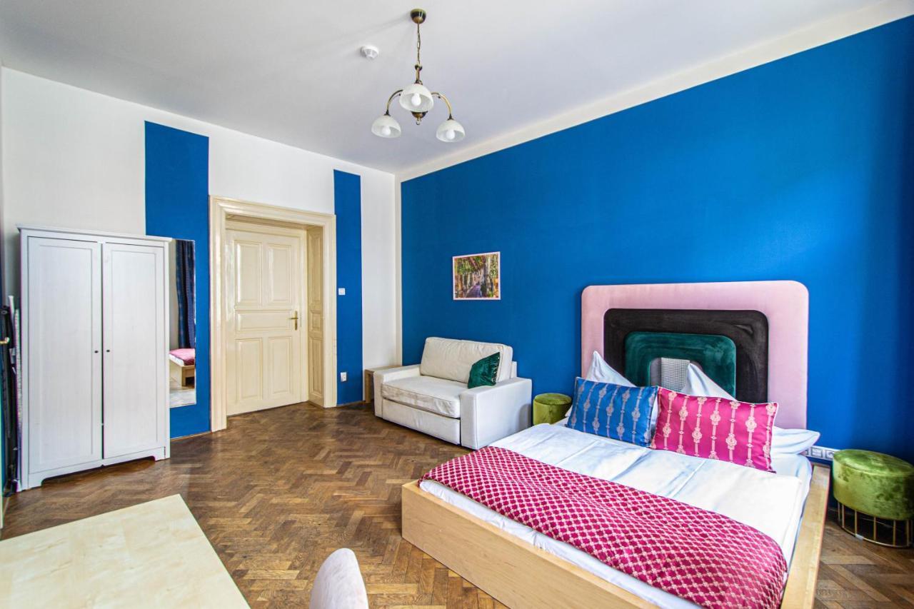 For Celebrations Spacious 3Bdr Apartment With Balcony プラハ エクステリア 写真