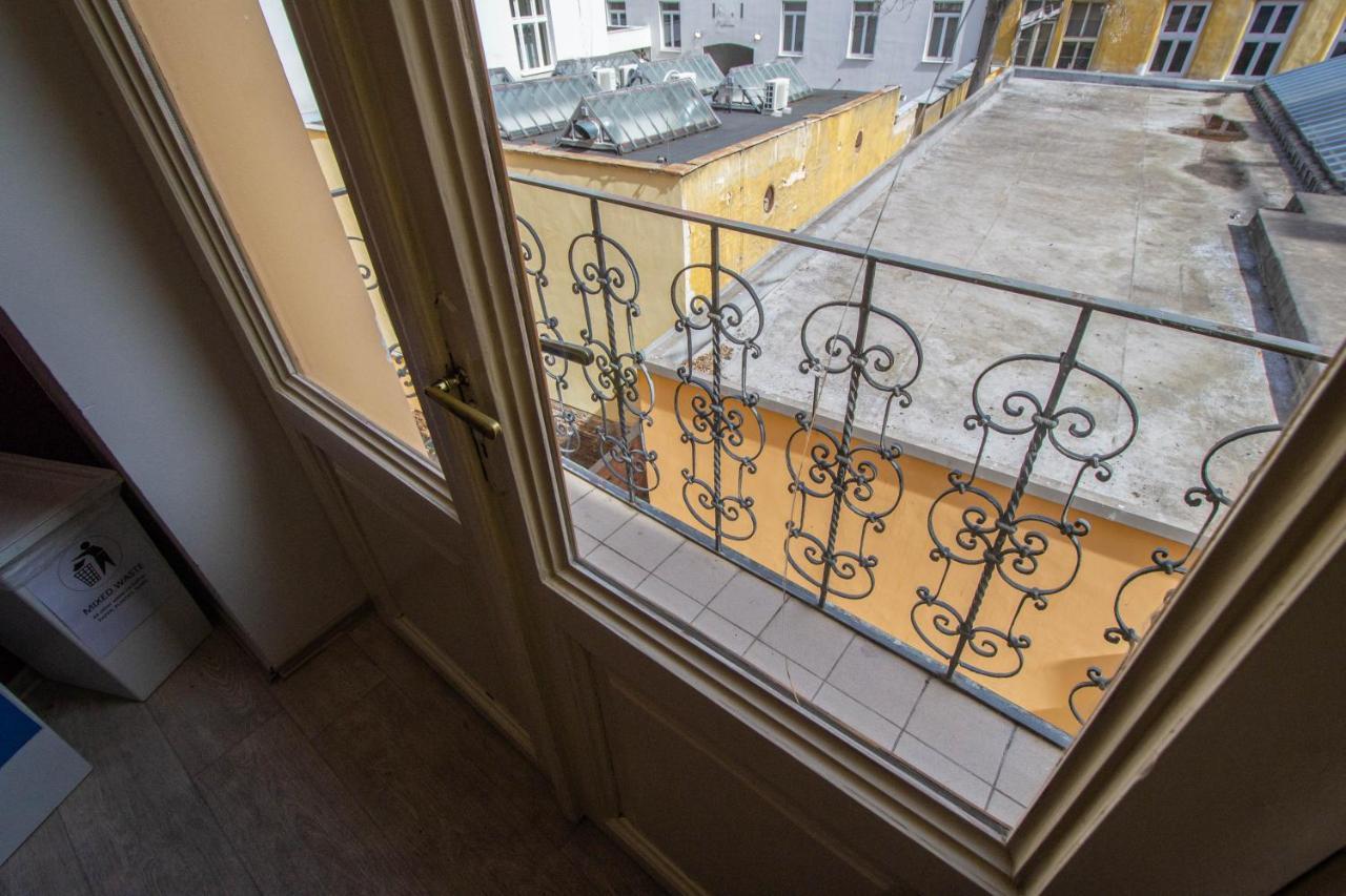 For Celebrations Spacious 3Bdr Apartment With Balcony プラハ エクステリア 写真