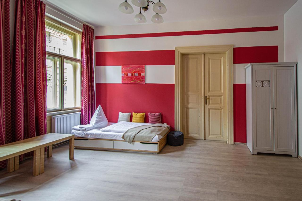 For Celebrations Spacious 3Bdr Apartment With Balcony プラハ エクステリア 写真